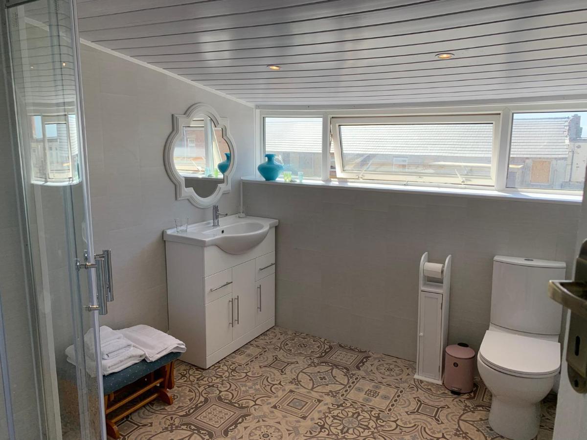 Heather Glen. Six Bedroom Home Near The Sea. Blackpool Dış mekan fotoğraf