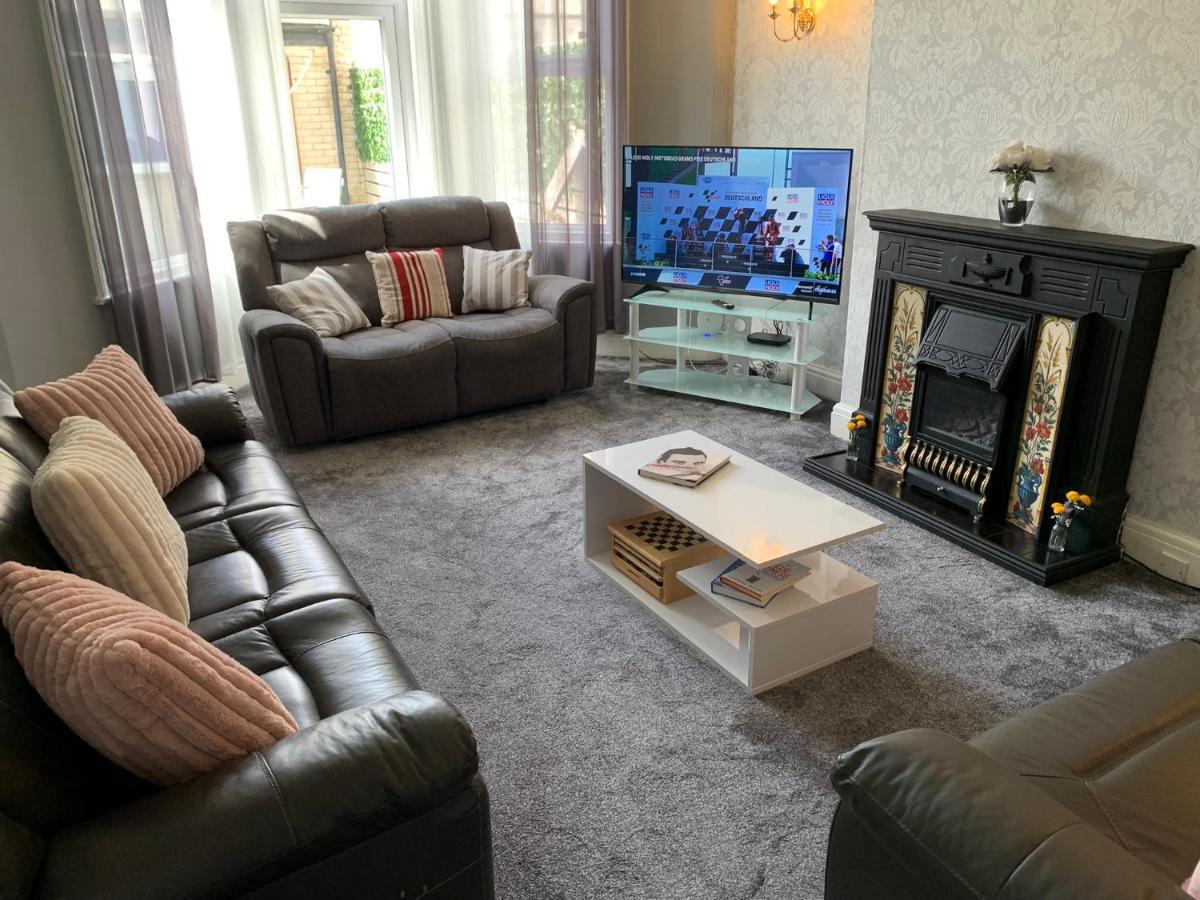 Heather Glen. Six Bedroom Home Near The Sea. Blackpool Dış mekan fotoğraf
